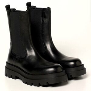 Twinset Leather Platform Chelsea Boots